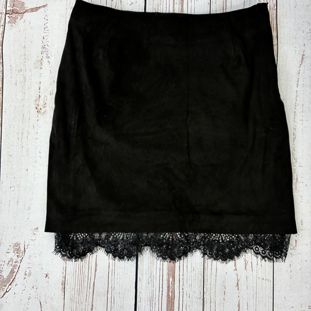 HM Women Black Faux Suede Lace Trim Mini Skirt Size 4 Side Zip Lined Skirt